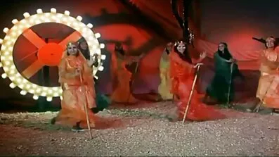 লোকটি তার যুবতী স্ত্রীকে বাংলা চুদাচুদি 3gp চুদছে যখন সে তার মায়ের চুদা চাটছে।