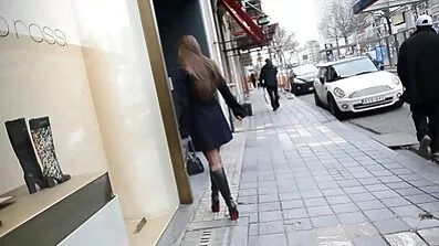 একটি প্রাপ্তবয়স্ক স্বর্ণকেশী একটি মৃদু blowjob সঙ্গে তার স্বামী বাংলাচুদাচুদি ডাইরেক ভিডিও খুশি