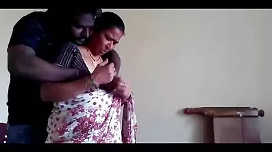 স্বামী ক্যামেরার সামনে বাংলাচুদাচুদি দাও সেক্সি স্বর্ণকেশী বউ চোদা