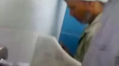 ছেলেটি বাড়ির অতৃপ্ত বাংলাচুদাচুদি চুদাচুদিচুদাচুদি ভদ্রমহিলাকে ব্লোজব দেয়।