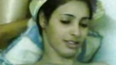 গাই হট বাংলা চুদাচুদি তার মলদ্বার চোদার আগে গরম MILF এর asshole licks