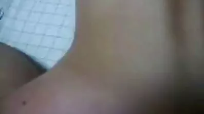 একজন পুরানো বাংলাচুদা চুদি সেক্রেটারি তার ডেস্কে সেক্স করে।